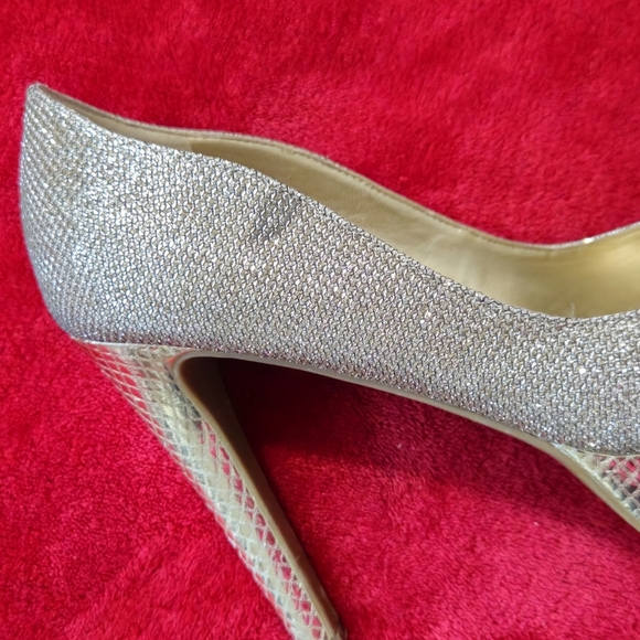 Guess Gold Shimmer Stiletto Heel Pumps - Size 6.5M - Picture 5 of 5
